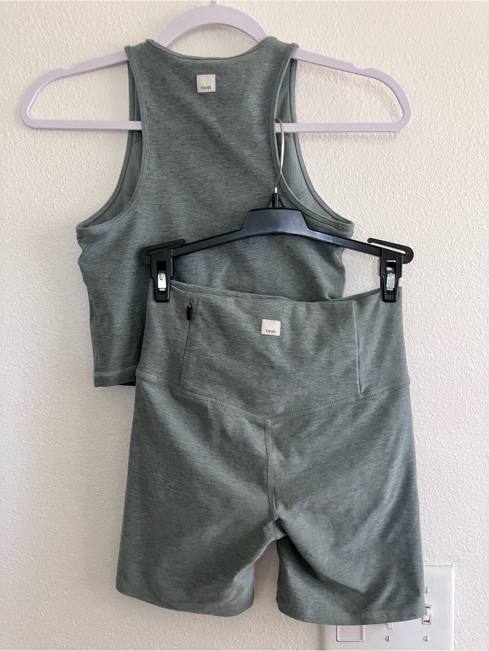 Vuori Elevation Plyo tank, clean elevation shorts MATCHING SET stormy heather XS
